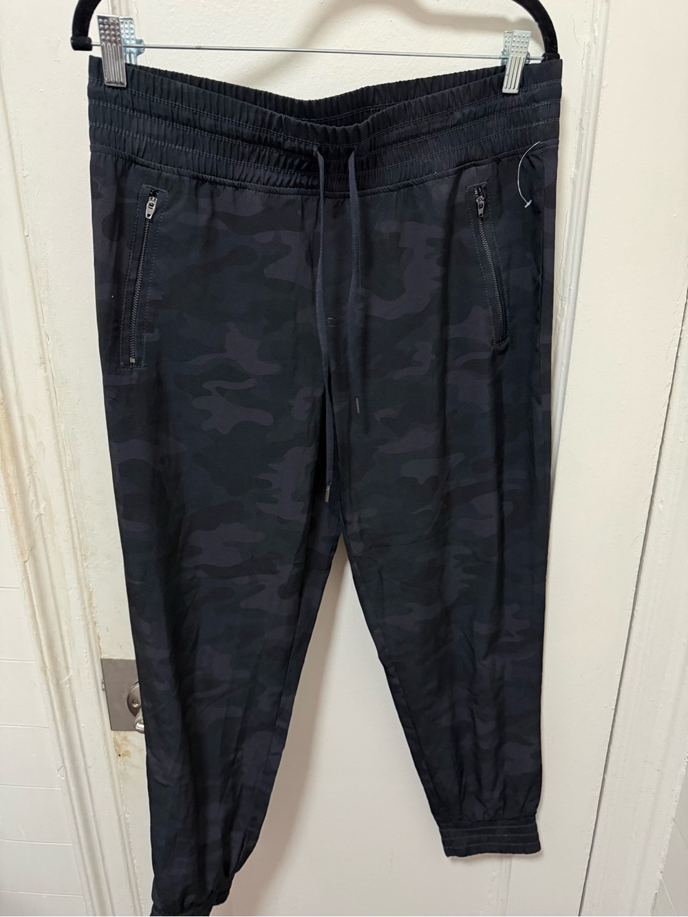 Women’s size M Black Camo Jogger Pants - Comfort Waistband New